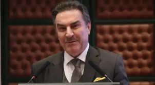 Prof. Dr. Zakir Avşar’dan CHP Yönetimine Sert Eleştiri