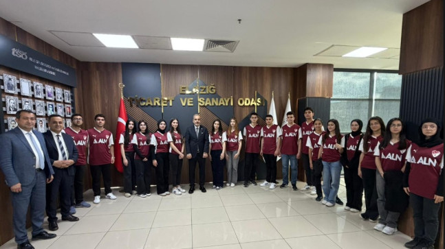 Başkan Alan’dan Öğrencilere Forma Sürprizi