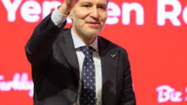 ERKEN SEÇİM SİNYALİ: ERBAKAN SAHAYA İNİYOR