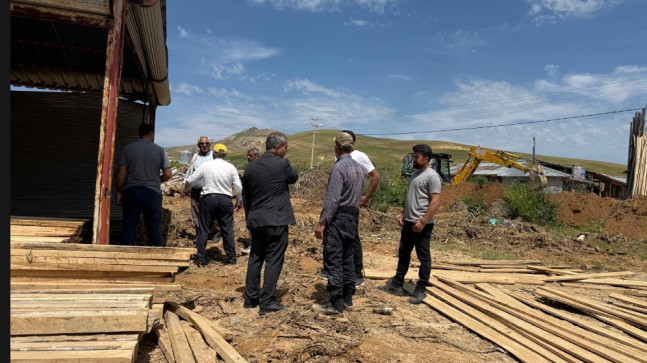 HÜDA PAR’lı Özkan’dan Selzede Kerestecilere Destek Ziyareti