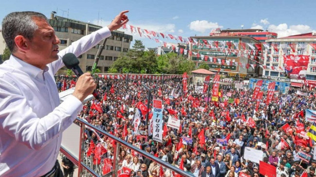 Özgür Özel: “Millet iradesine sahip çıkıyor” mitinglerinin 98’incisini Uşak’ta yaptık