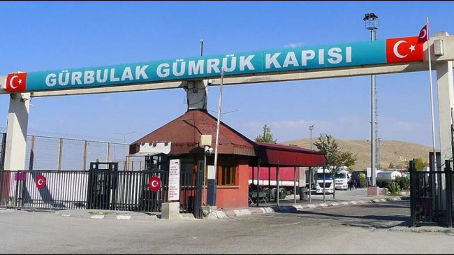 Türkiye-İran Sınırında Son Durum: Ticari Geçişler Sürüyor, Yolcu Geçişleri Durduruldu