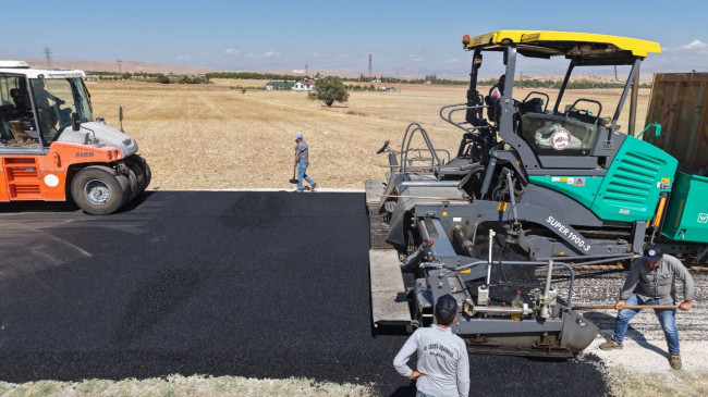 BEŞİK-SÜN-ARINDIK GRUP YOLUNDA ASFALT ÇALIŞMASI
