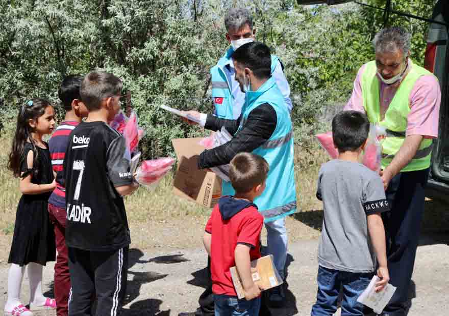 Elazığ Belediyesi Bayramda Çocukları Unutmadı