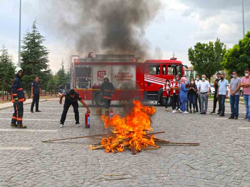 Belediyeden Güvenlik Personeline Yangın Eğitimi