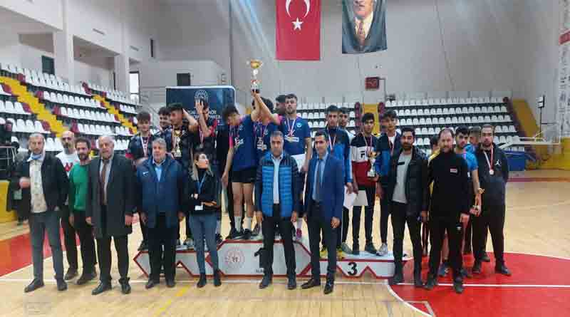 Elazığ’da Okul Sporları Gençler Badminton Müsabakaları Sona Erdi