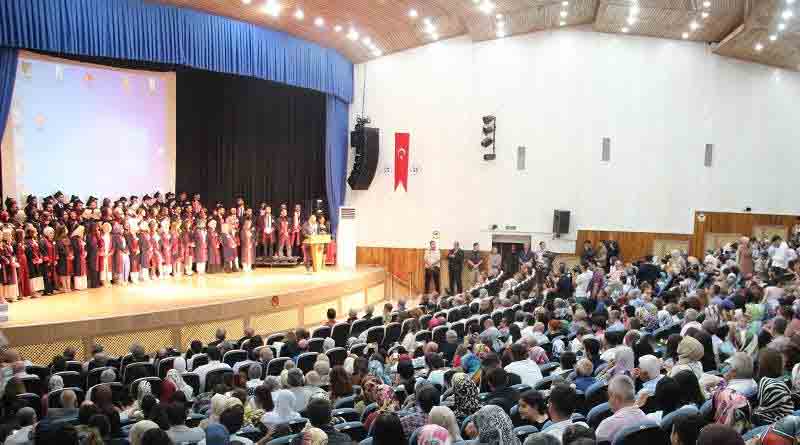 Fırat Üniversitesi 34. Dönem Tıp Mezunlarını Uğurladı