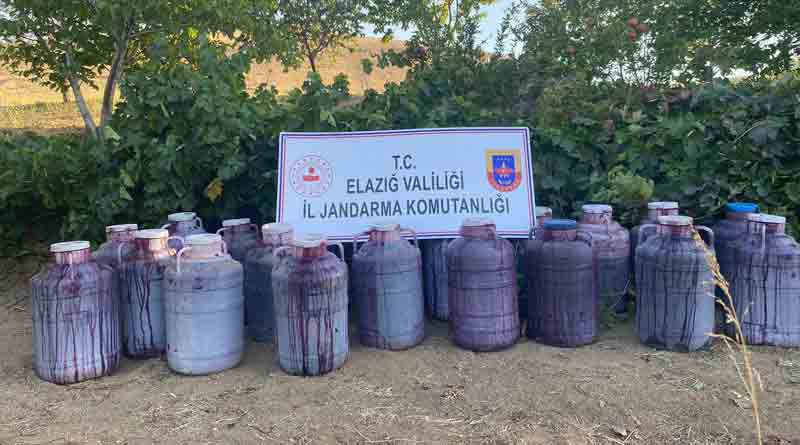 Elazığ’da jandarma ekiplerinin yaptığı operasyonda  2 Bin litre kaçak şarap ele geçirildi