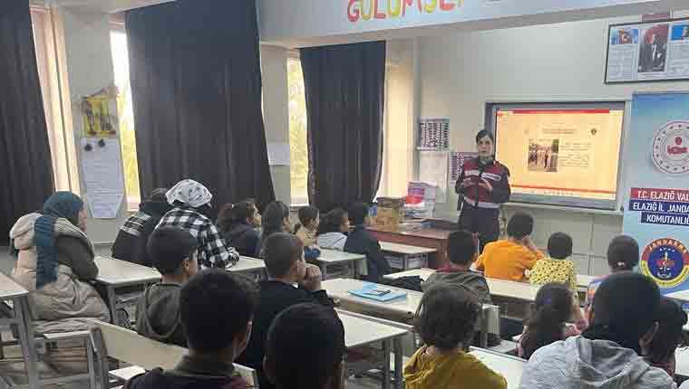 Baskil Mustafa Bilbay İlkokulunda öğrenim görmekte olan 57 öğrenciye Kişisel Güvenlik Tedbirleri ve Suçtan Korunma Yöntemleri hakkında bilgilendirme yapıldı