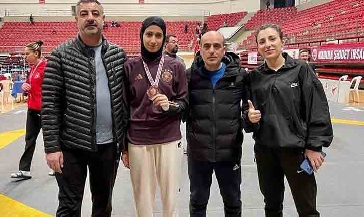 Elazığ’lı Milli sporcu Gülse Polat, 57 kiloda 3. oldu