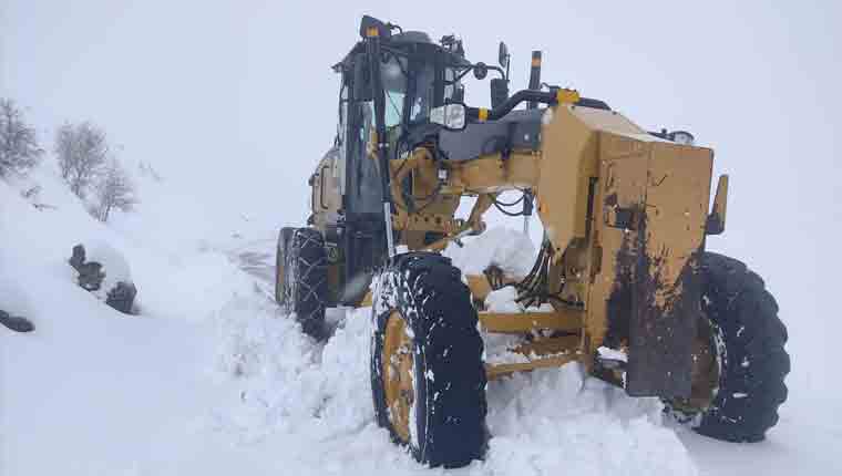 Elazığ’da Kardan Kapanan 125 köy Yolu Açıldı