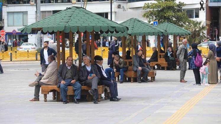 Vatandaşa sorduk.. Vekiller İle ilgili ne düşünüyorsunuz sorusuna ilginç cevap Telefonlarımıza bile bakmıyorlar..