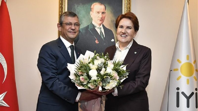 Akşener, CHP Genel Başkanı Özel ile bir araya geldi