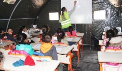 Deprem Bölgesindeki Norm Kadro Fazlası Öğretmenlerin Re’sen Atamaları 1 Yıl Ertelenmeli
