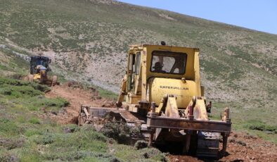 Aşağı Çanakçı Köyü Yayla Yolu Yapım Çalışmaları Devam Ediyor