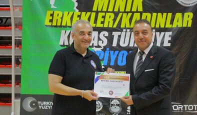 Elazığ’ın Gururu Oldu.. Tebrikler YAŞAR HOCAM