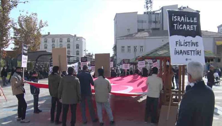 El Aksa Platformunun Sessizlik Çığlık adlı protestosu, bu kez 15 Temmuz Demokrasi Meydanı’nda yapıldı