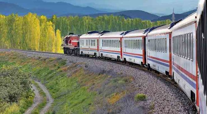 Tatvan – Elazığ Seferini Yapan Yolcu Treni Kaza Yaptı