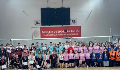 Okul Sporları Gençler İl Birinciliği Voleybol Müsabakaları, Ahmet Aytar Spor Salonu’nda Gerçekleştirildi.