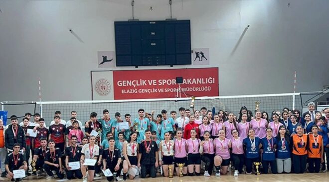 Okul Sporları Gençler İl Birinciliği Voleybol Müsabakaları, Ahmet Aytar Spor Salonu’nda Gerçekleştirildi.